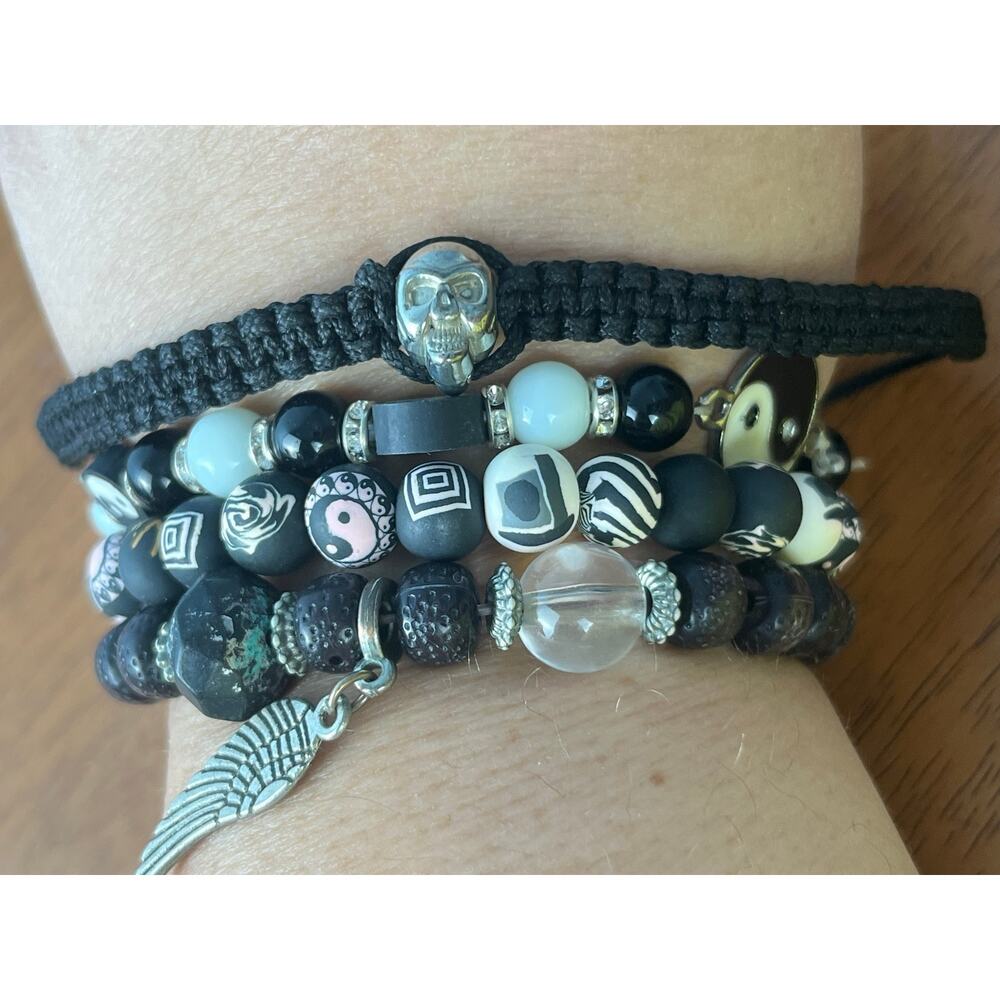 Whimsygoth Bracelet Lot of 4 Black Beaded Skull Yin Yang Boho Goth Festival - Picture 6 of 6